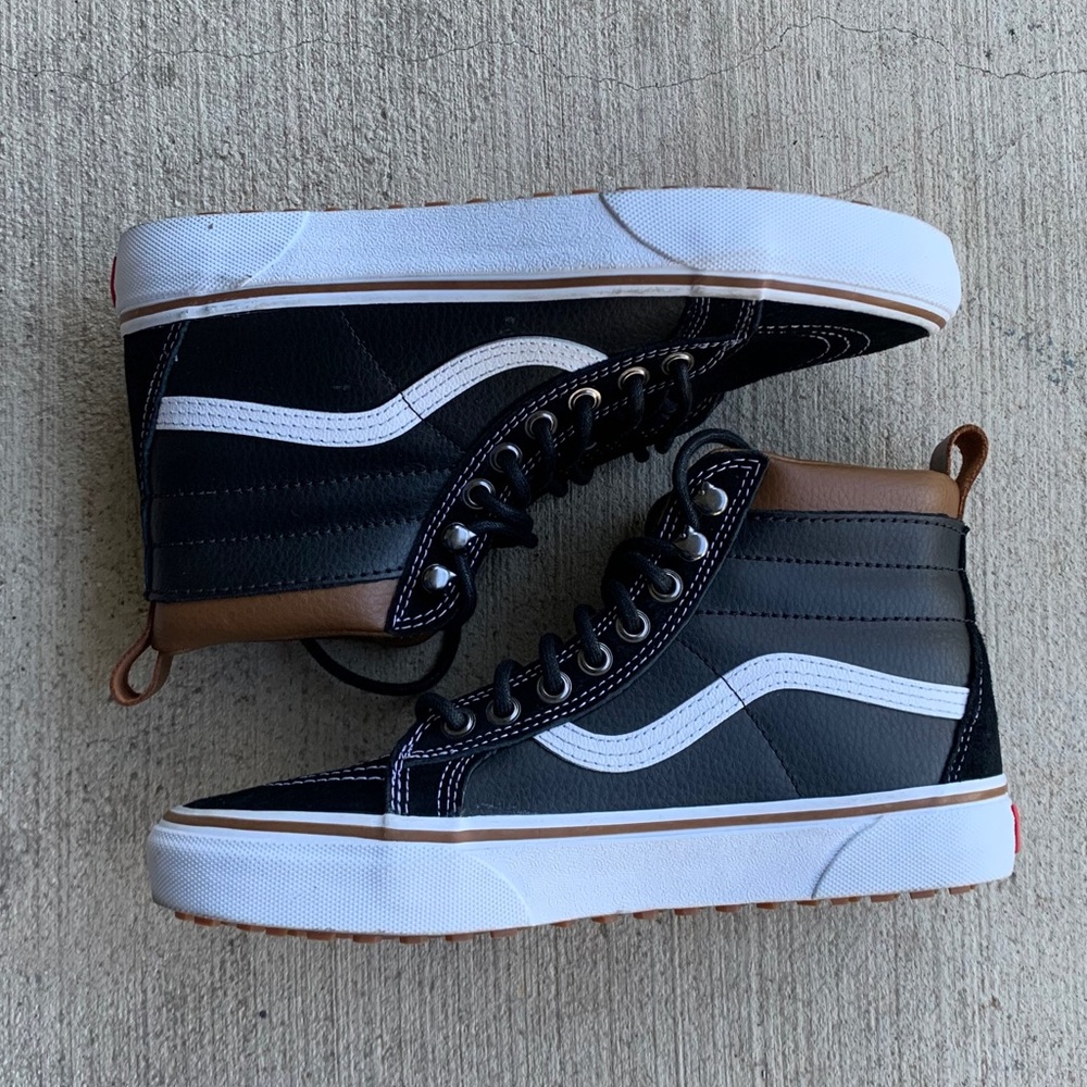 ❌❌❌SOLD❌❌❌Unisex Vans SK8 HI MTE Sneakers - Picture 2 of 6